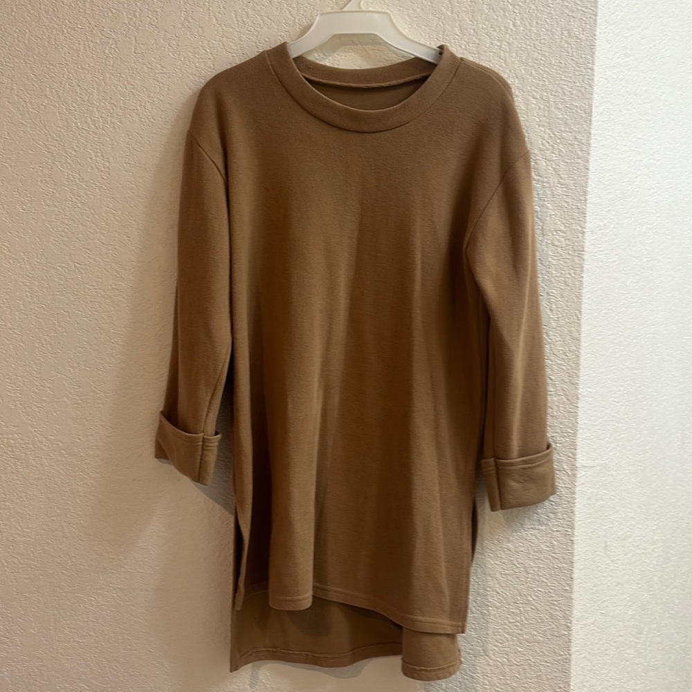 Round neck sweater